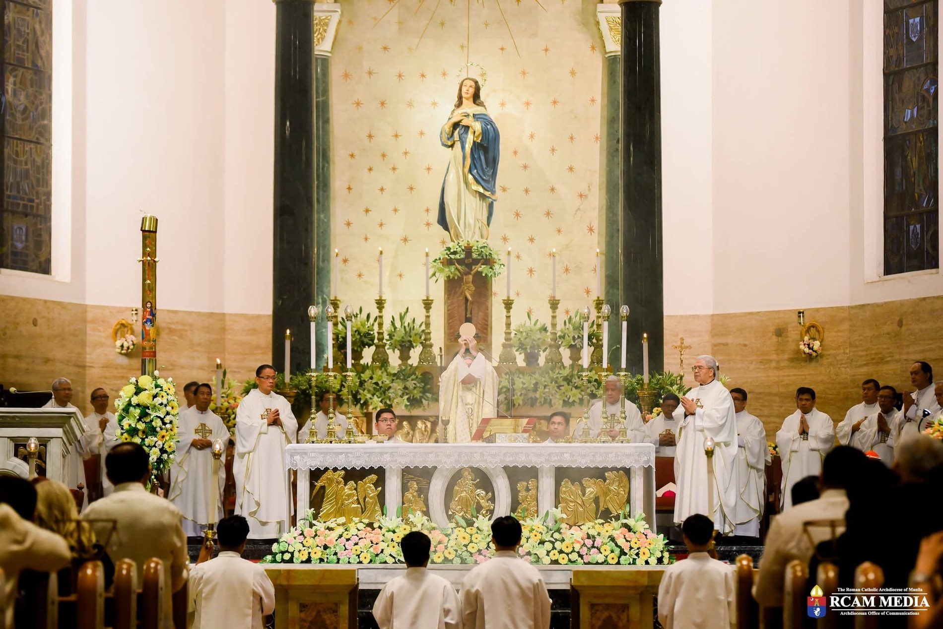 The altar becomes the center of a shared thanksgiving for seventy-five years of friendship between the Holy See and the Philippines.
